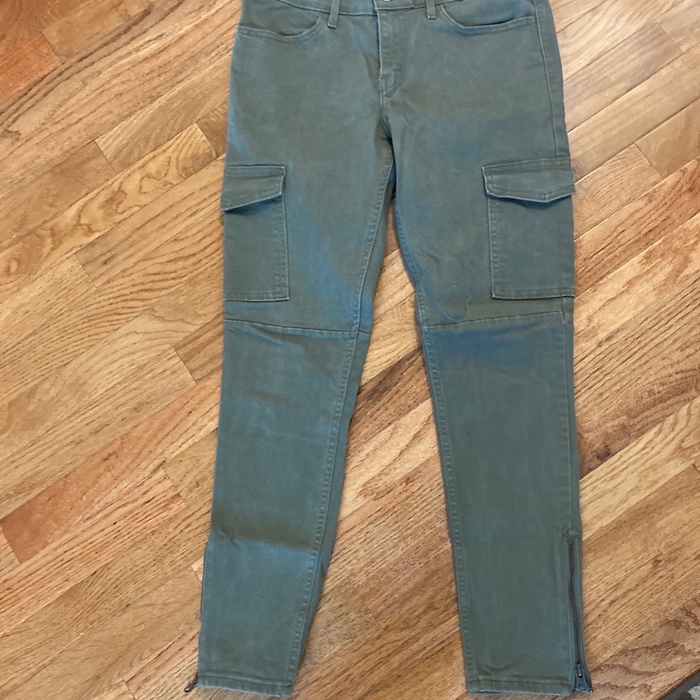 Levis Womens Green Khaki Skinny Jeans -Size 27.